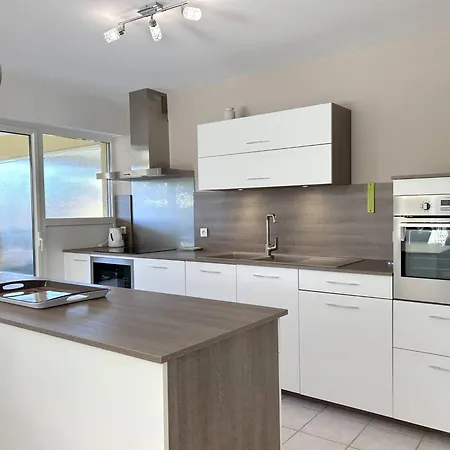 Avec Climatisation, Proche - 4 Pers. - Fr-1-251-951 Appartement
